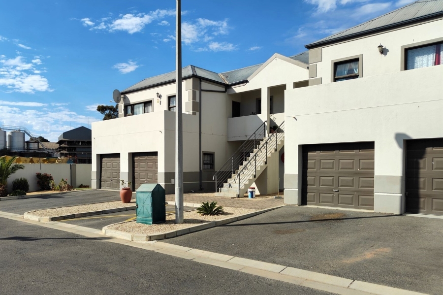 2 Bedroom Property for Sale in Moorreesburg Western Cape